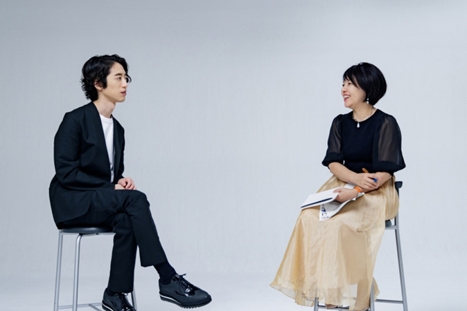 ピアニスト角野隼斗さんと平岡編集長