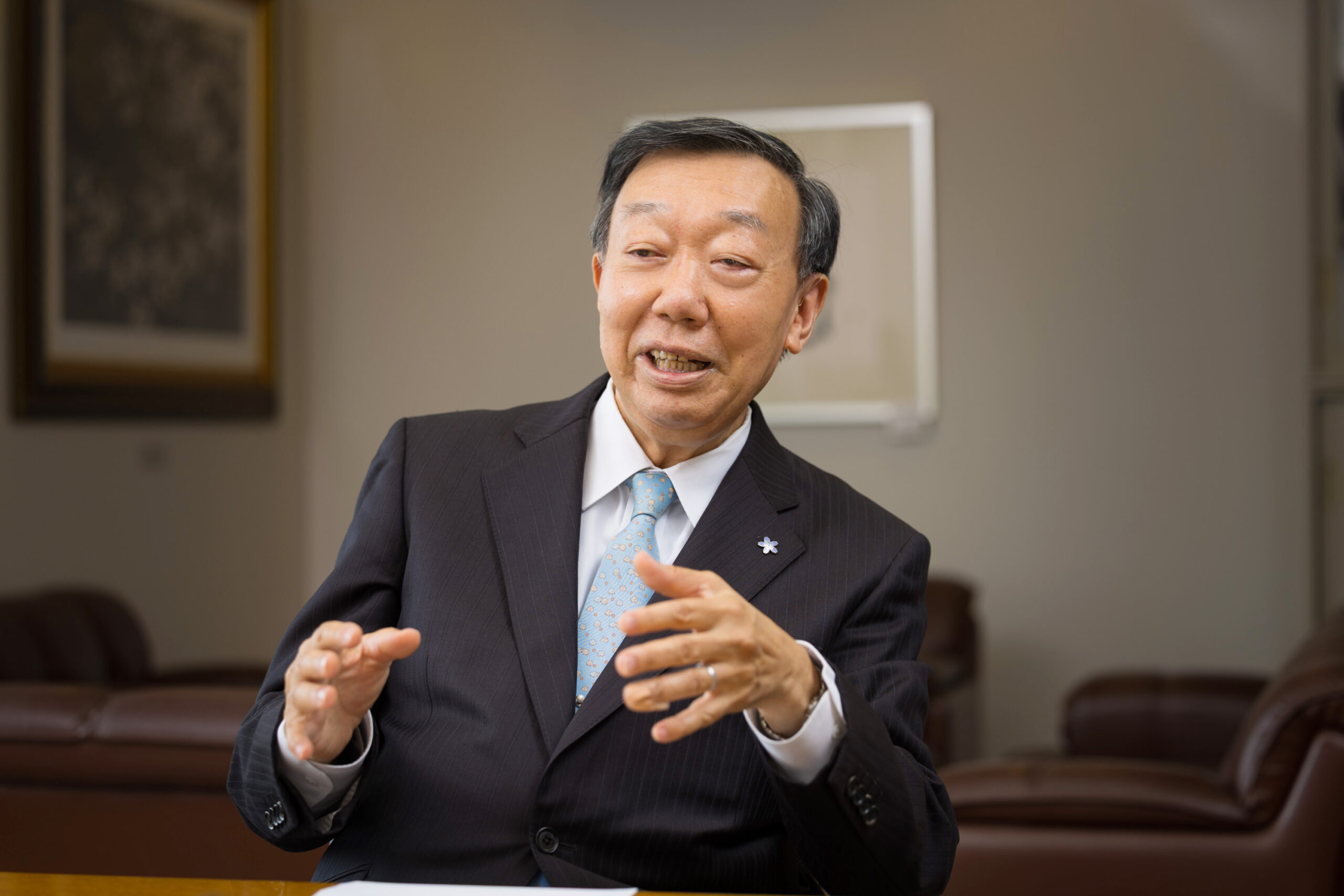 華族の学校から研究志向へ 学習院大・遠藤学長が実践する文理をつなぐ