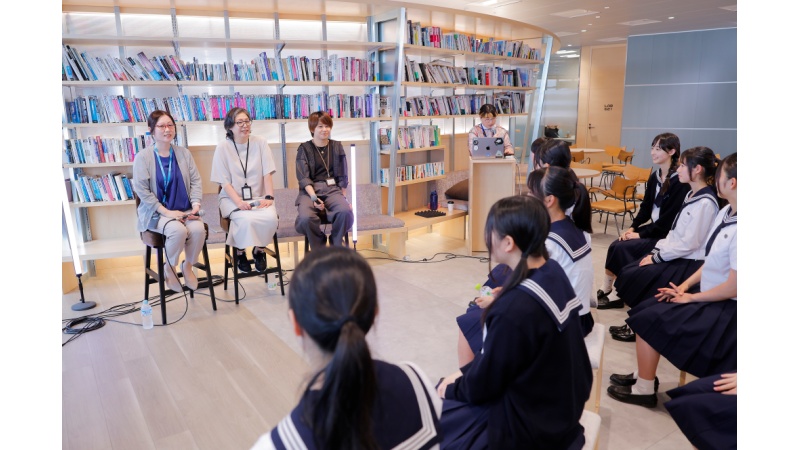 働く理系女性との出会いが女子中高生の進路を後押し「理科や数学がこの商品につながっている」